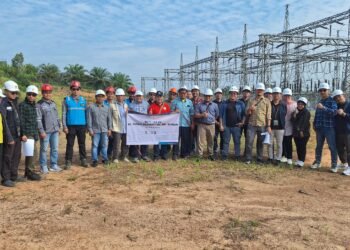 PLN UIP Kalimantan Bagian Timur (UIP KLT) yang tengah melaksanakan pembangunan infrastruktur ketenalistrikan Saluran Udara Tegangan Tinggi (SUTT) 150 kV Grogot - Sei Durian