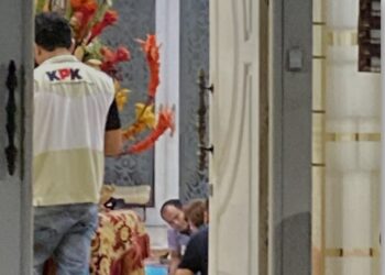 KPK Geledah Rumah Mantan Gubernur