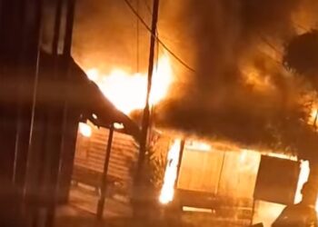 Tangkapan layar kebakaran di Kubar