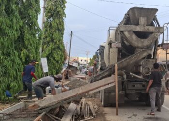Proyek drainase di Jalan Suryanata Bontang (Foto Ayb)