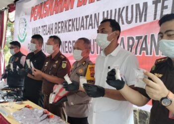 Polres Kukar dan Kejaksaan musnahkan sejumlah barang bukti