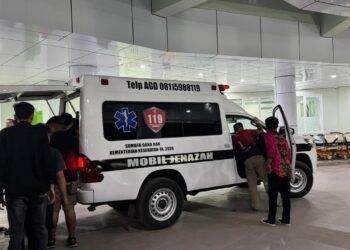 Mobil jenazah hantar ke rumah duka (Foto Ist)
