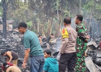 Situasi kebakaran di Jalan Awang Long Senopati RT 2 Kelurahan Sukarame, Kecamatan Tenggarong