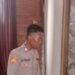 Anggota Pospol Tering Polsek Long Iram Datangi TKP Gantung Diri di Kampung Tering Sebrang (Foto Humas Polres Kubar)
