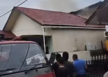 Diduga Korsleting Listrik, 1 Bangunan di Samarinda Terbakar (Foto Ist)