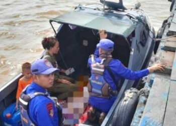 Polres Kukar Evakuasi mayat asal Sulsel di Kapal (Foto Humas Polres Kukar)