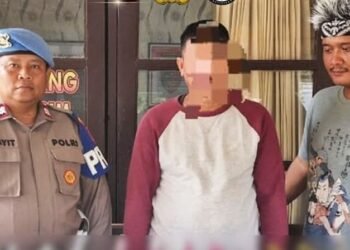 Polsek Loa Kulu mengungkap kasus peredaran minuman keras tanpa izin di Jalan Loa Gagak, Desa Loa Kulu Kota, Kecamatan Loa Kulu, Kabupaten Kutai Kartanegara (Foto Ist)