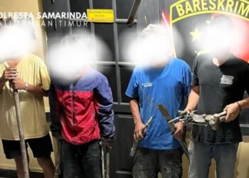 Polresta Samarinda mengamankan empat orang terduga pelaku pencurian kabel (Foto Humas Polresta Samarinda)