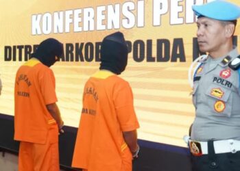 Konferensi Pers Polda Kaltim mengungkap kasus tindak pidana narkotika dengan menyita sabu seberat 9,8 kg. (Foto Polda Kaltim)