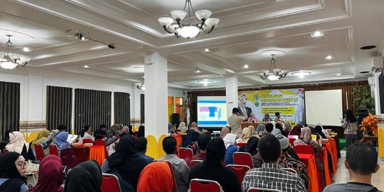 Anggota DPRD Kaltim Shemmy Permata Sari Gelar Sosperda (Foto Ayb)