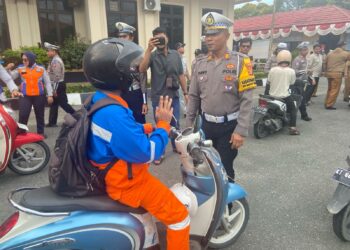 Satlantas Polres Bontang melakukan operasi penertiban lalu lintas yang menghasilkan 78 pengendara ditilang (Foto Ayb)