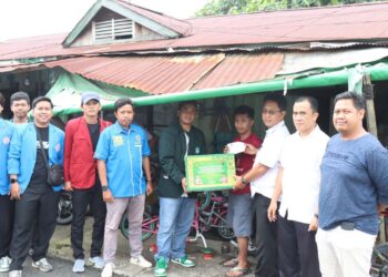Polres Bontang, KNPI dan BEM Bagikan 100 Sembako Sambut Ramadan (Foto Ayb)