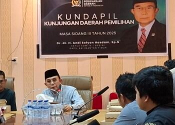 Ketua Komite I DPD RI, Andi Sofyan Hasdam, saat diskusi bersama wartawan Kota Bontang (Ayb)