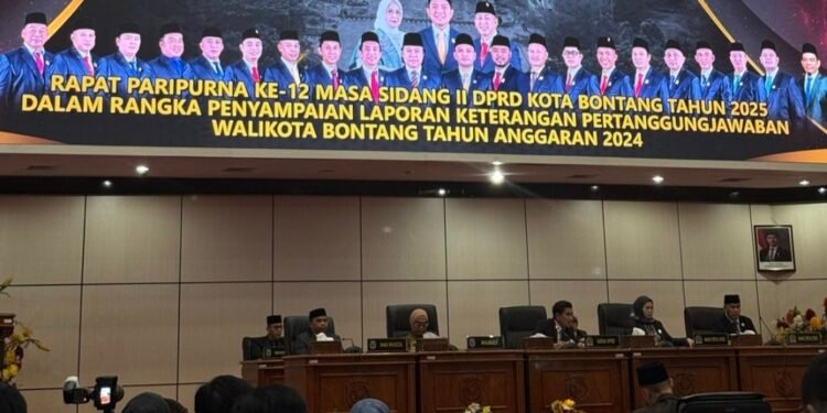 Dewan Perwakilan Rakyat Daerah (DPRD) Bontang mengadakan rapat paripurna ke-12 di Bontang Lestari, pada Senin (10/3/2025). (Ist)