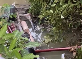 Kondisi Mobil Travel Terjun ke Sungai (Ist)