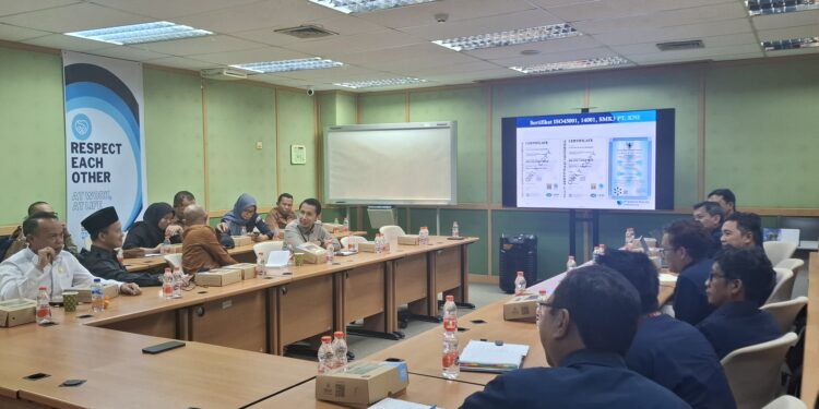Komisi A DPRD Bontang melakukan kunjungan ke PT Kaltim Nitrate Indonesia (KNI)