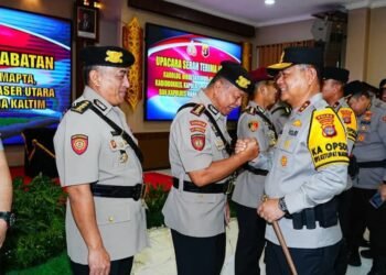Kapolda Kaltim, Irjen Pol Endar Priantoro, pimpin upacara serah terima jabatan (sertijab) untuk beberapa pejabat utama Polda Kaltim dan Kapolres. (Foto Humas Polda)