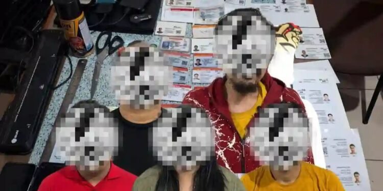 Lima terduga pelaku yang diamankan Polres Kukar. (Ist)