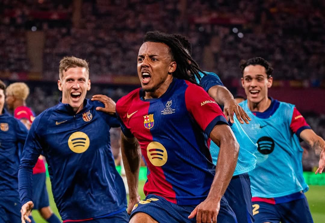 Jules Kounde rayakan gol yang dicetaknya