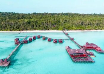 Pulau Maratua (Sumber foto Pemprov Kaltim)