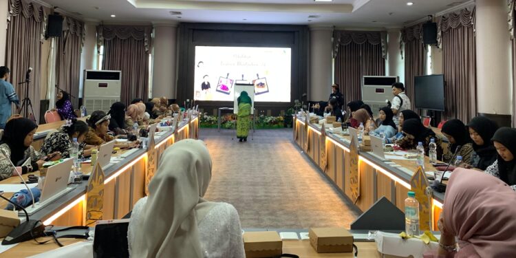 Kutim Muda Inovatif Gelar Workshop Ilustrasi Fashion, Peringati Hari Kartini dengan Semangat Emansipasi