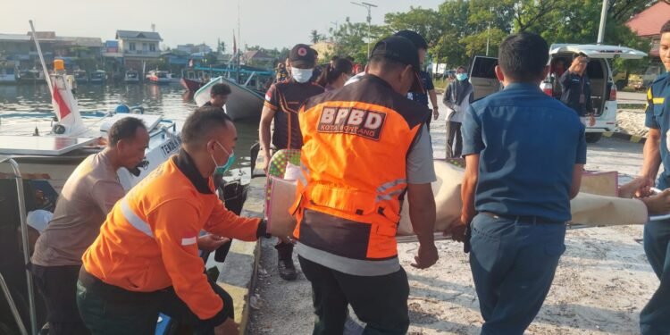 Meninggal di Atas Kapal, Kru TB Sedayu 01 Dievakuasi ke RSUD Bontang