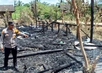 Kondisi kebakaran di Desa Lekaq Kidau, Kecamatan Sebulu, Kabupaten Kutai Kartanegara (Kukar), tiga Rumah ludes. (Foto Polsek Sebulu)