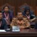Sidang Kampung Sidrap di MK, Wali Kota Neni, Wakil Wali Kota Agus Haris, dan Ketua DPRD Bontang Andi Faiz. (Foto Screenshot Youtube MK)