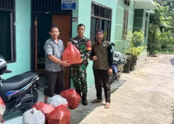 Kodim 0908/Bontang Bantu Ringankan Beban Warga Korban Banjir. (Ist)