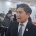 Ketua DPRD Bontang Andi Faiz Sofyan Hasdam saat diwawancarai usai rapat paripurna soal hibah lahan ke Bulong