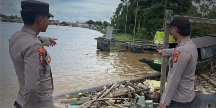 Sebuah kecelakaan air (laka air) terjadi di Perairan Sungai Mahakam, Desa Muara Muntai Ilir