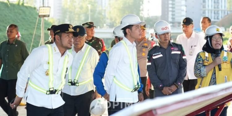 Gubernur Kaltim Rudy Mas’ud mendampingi Wakil Presiden RI, Gibran Rakabuming Raka, meninjau langsung progres sejumlah proyek strategis di IKN