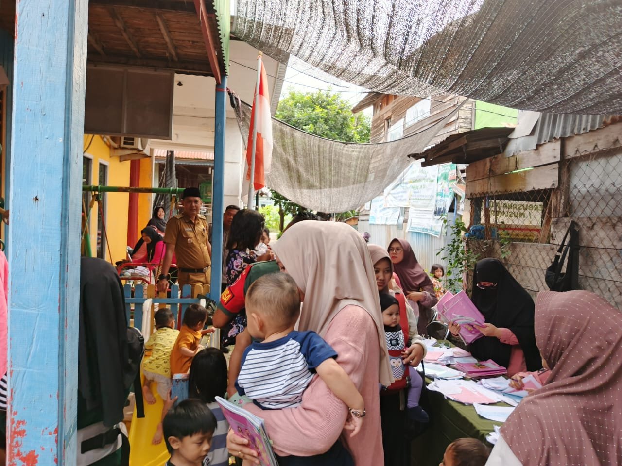 Kegiatan timbang balita di Kelurahan Berbas Pantai