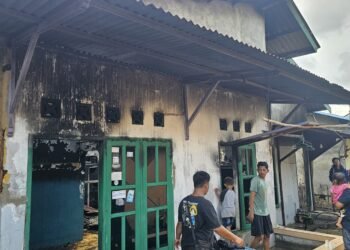 Kondisi rumah bagian depan usai kebakaran