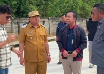 Sidak Wakil Wali Kota Agus Haris bersama Komisi C DPRD Bontang dan pejabat DPMPTSP