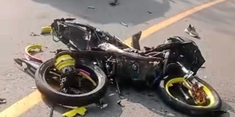 Kondisi motor usai kecelakaan di KM 9 Poros Bontang-Samarinda. (Ist)