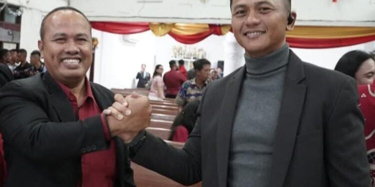 Kapolres Bontang AKBP Alex Frestian Lumban Tobin bersama Ketua BKAG Kota Bontang, Bpk. Tobok M. Sitinjak,
