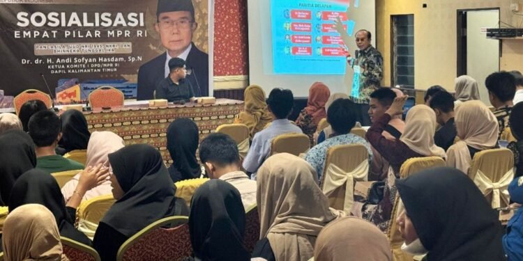 Ketua Komite I DPD RI, Andi Sofyan Hasdam, menggelar sosialisasi Empat Pilar MPR RI di Hotel Raodah, Kota Bontang,
