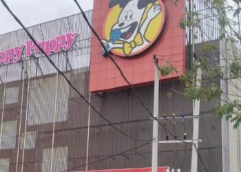 Happy Puppy yang berada di Jalan Ahmad Yani, Kelurahan Api-Api, Bontang Utara.