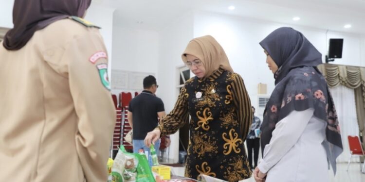 Sekda Aji Erlynawati: Kosmetik Aman Harus Legal