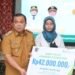 Penyerahan simbolis bantuan senilai Rp42 juta dari Pemkot Bontang