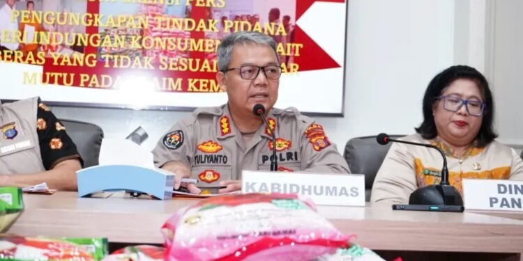 Konferensi Pers, Polda Kaltim Ungkap Kasus Beras Premium Oplosan