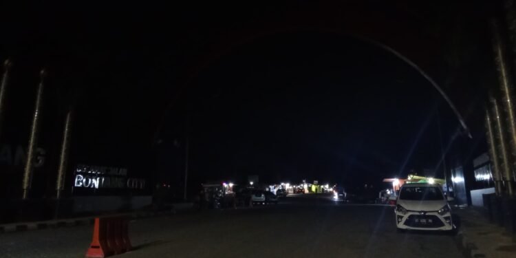 Kondisi Tugu Selamat Datang Bontang Terpantau Gelap