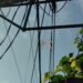 Percikan api dari kabel di depan Rumah Jalan Brigjen Katamso Bontang
