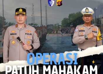 Kapolresta Bontang, AKBP Widho Anriano, (kiri), bersama Kasat Lantas Polresta Bontang, AKP Purwo Asmadi, (kanan)