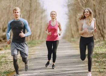 Ilustrasi orang olahraga dengan berlari