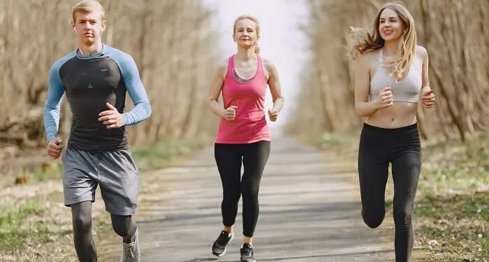 Ilustrasi orang olahraga dengan berlari