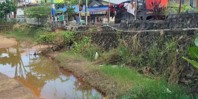 Kondisi Waduk Korpri Blok 2 yang Terbengkalai di Balikpapan