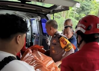 Polisi tangani penemuan mayat pria di Samarinda. (Dok: Humas Polsek Sungai Pinang).