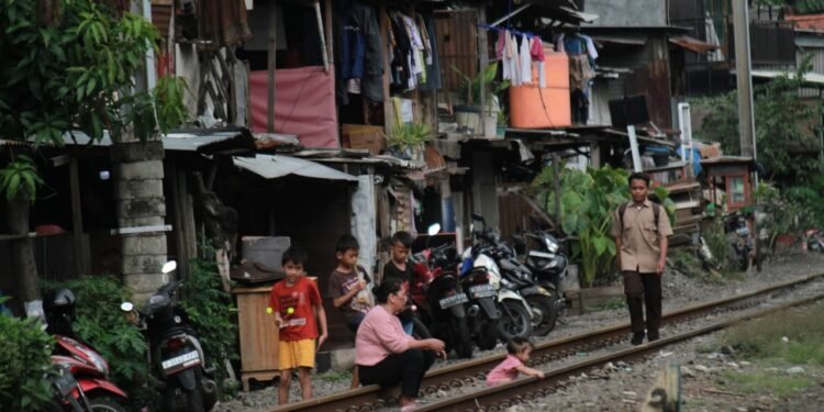 Ilustrasi orang dengan ekonomi kebawah. (Ist)